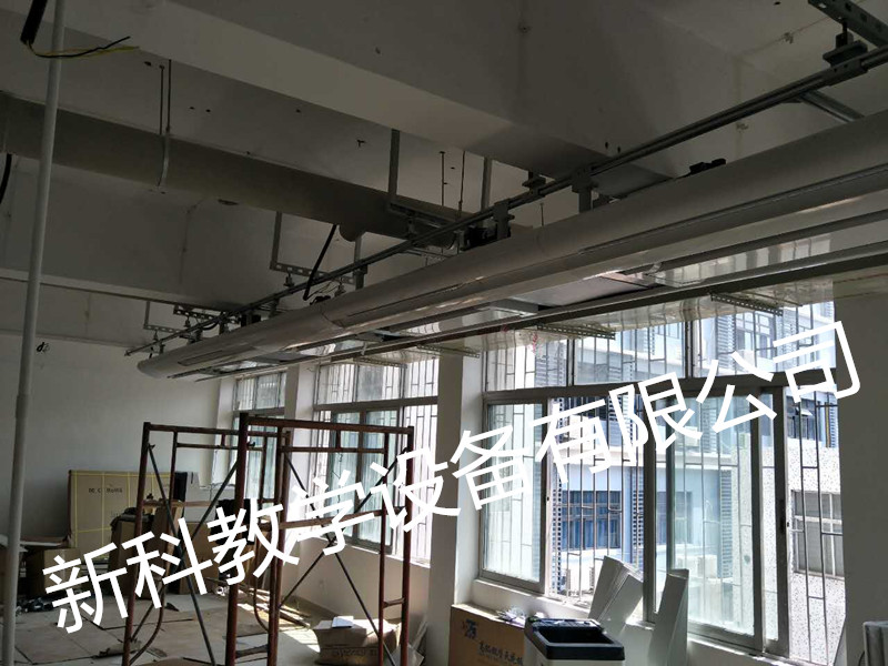 深圳龙岗区第一所顶装式创新实验室工程在布吉中学火热施工中